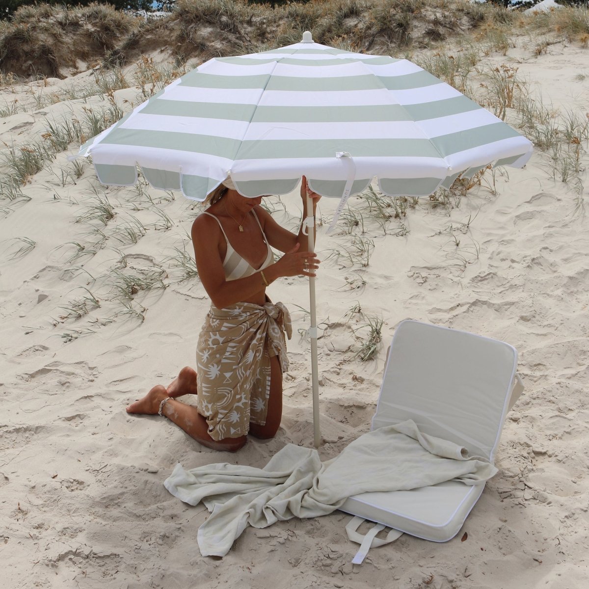 Compact Beach Umbrella - Sea Sage - SUNNYLiFE AU