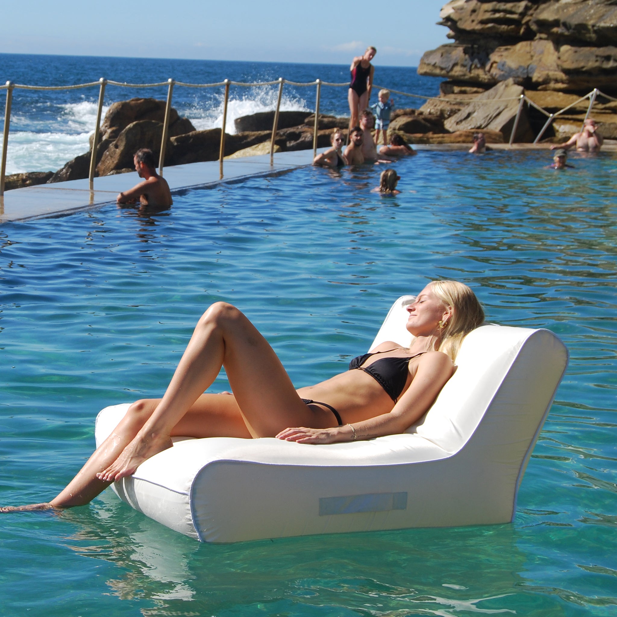 Luxe Floating Chair - Casa Cream
