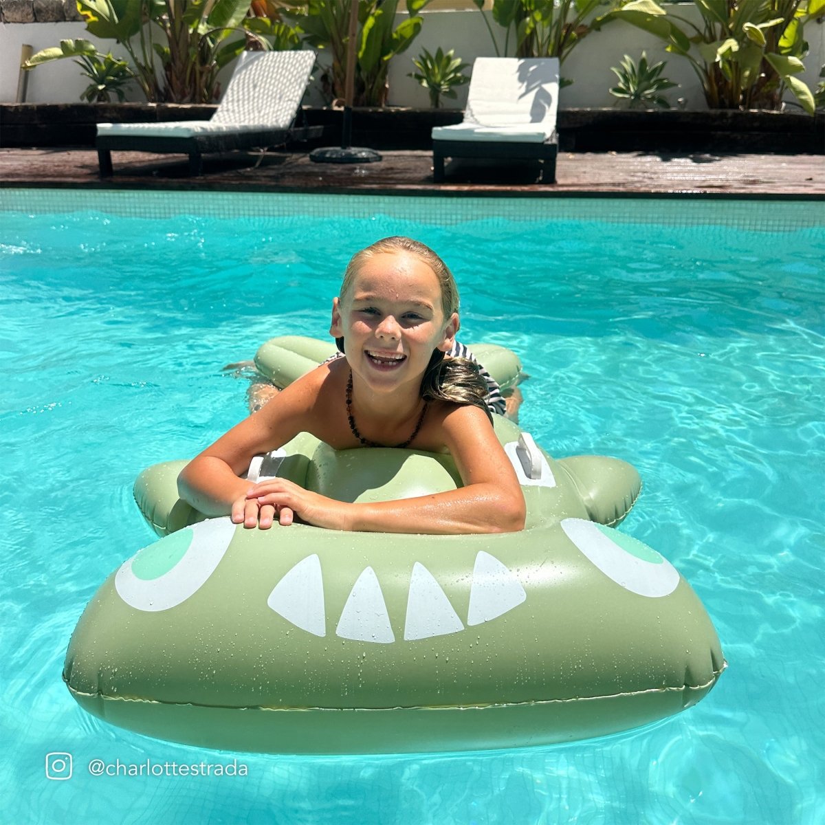 Kids Lie - On Float - Salty the Shark - SUNNYLiFE AU