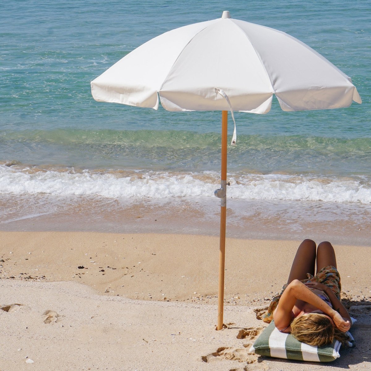 Luxe Beach Umbrella - Cream - SUNNYLiFE AU