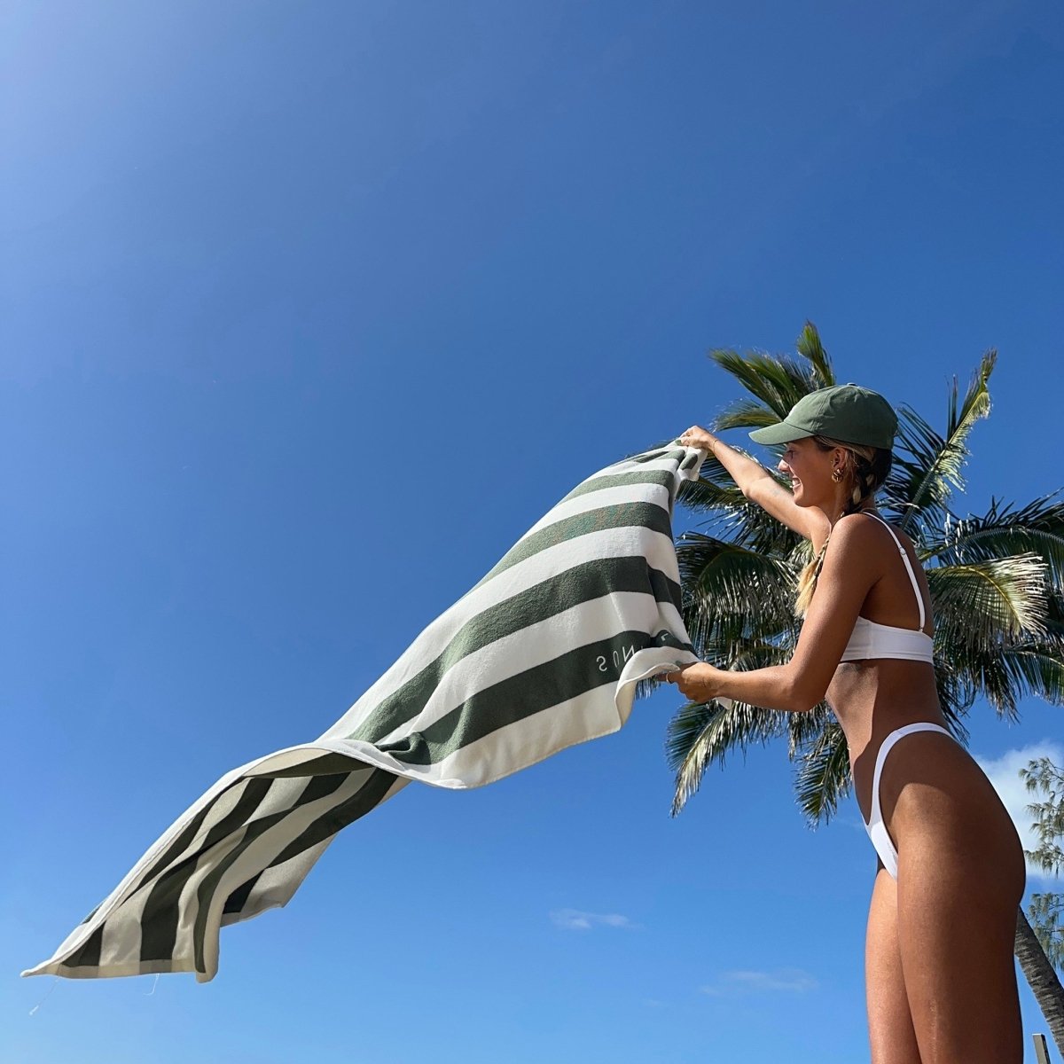 Luxe Towel - Olive - SUNNYLiFE AU
