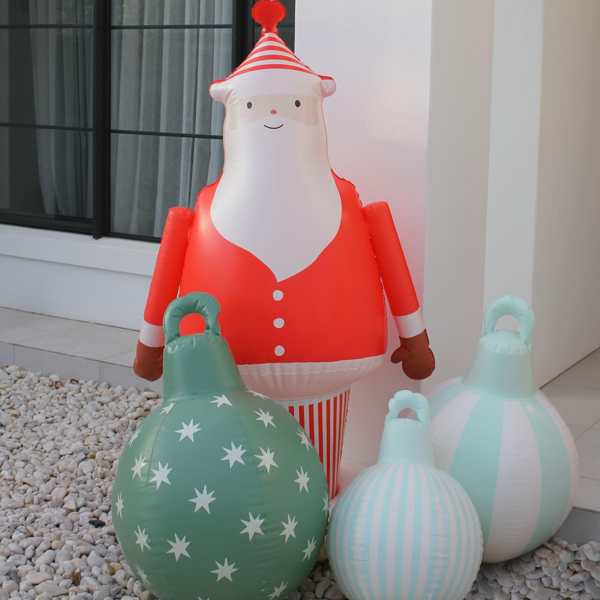 Light Up Christmas Baubles Green Set of 3