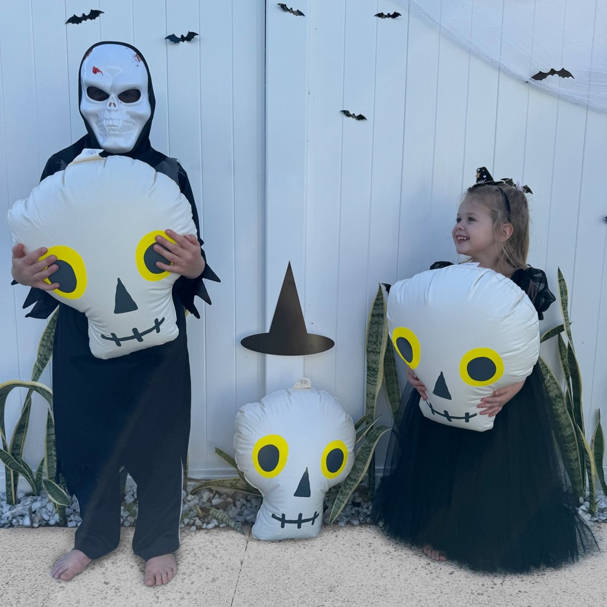 Inflatable Hanging Skulls Halloween Set - SUNNYLiFE AU
