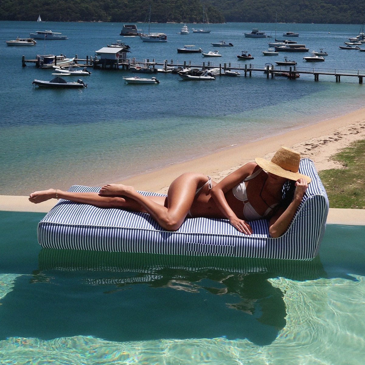 Luxe Lie - On Lounger Float - Le Weekend - SUNNYLiFE AU
