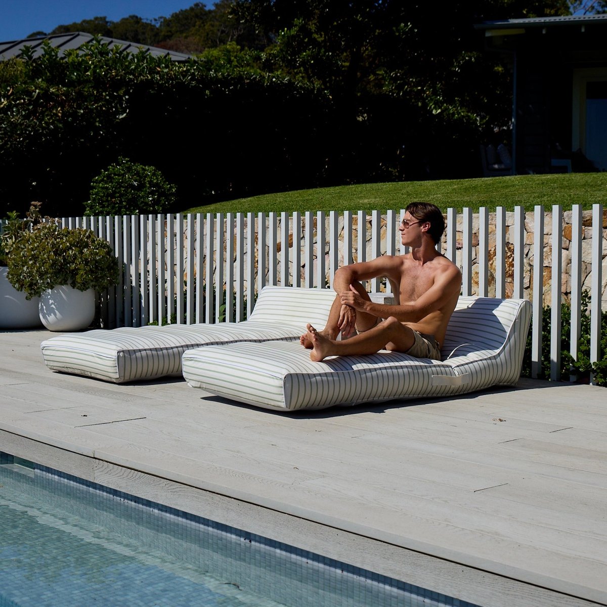 Luxe Lie - On Lounger - La Palma - SUNNYLiFE AU