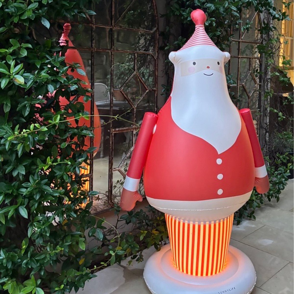 Light Up Inflatable Christmas Standing Santa Character - SUNNYLiFE AU