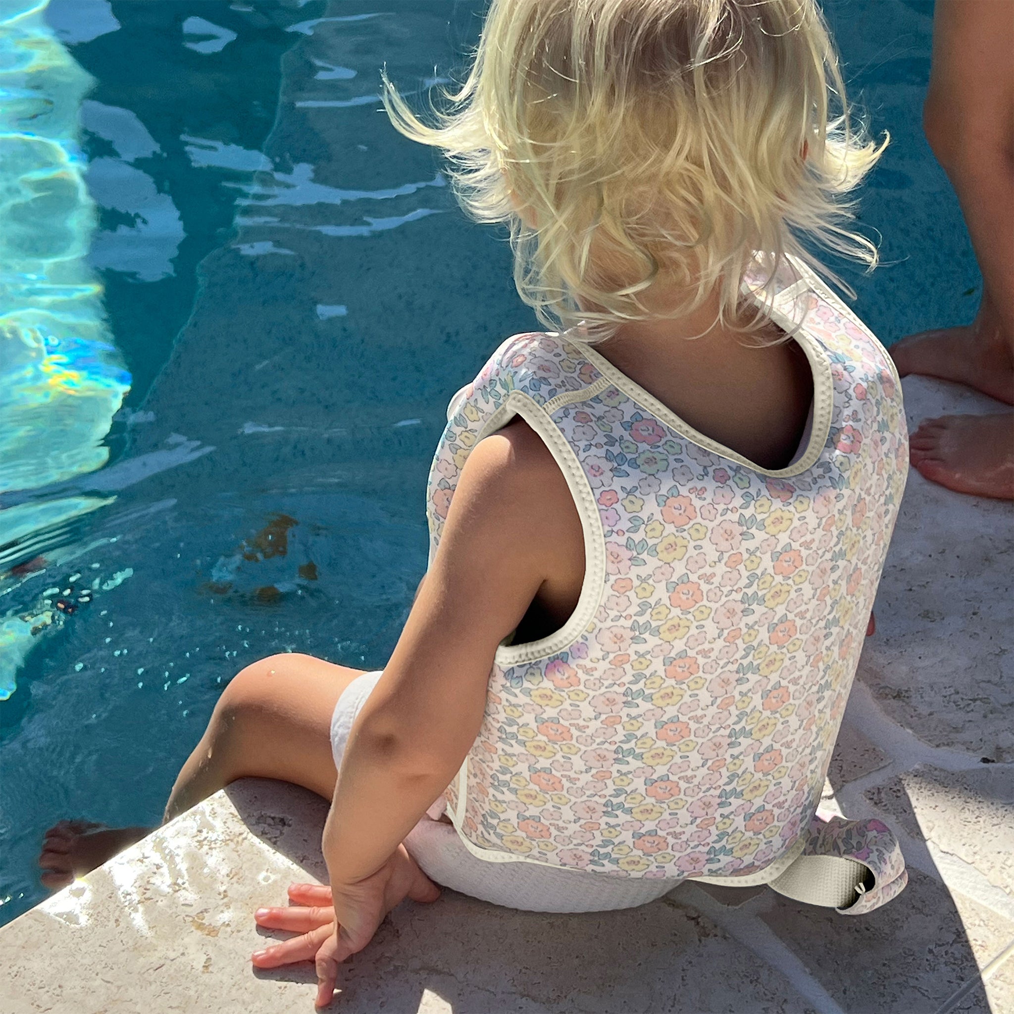 Swim Vest 1-2 - Into the Garden
